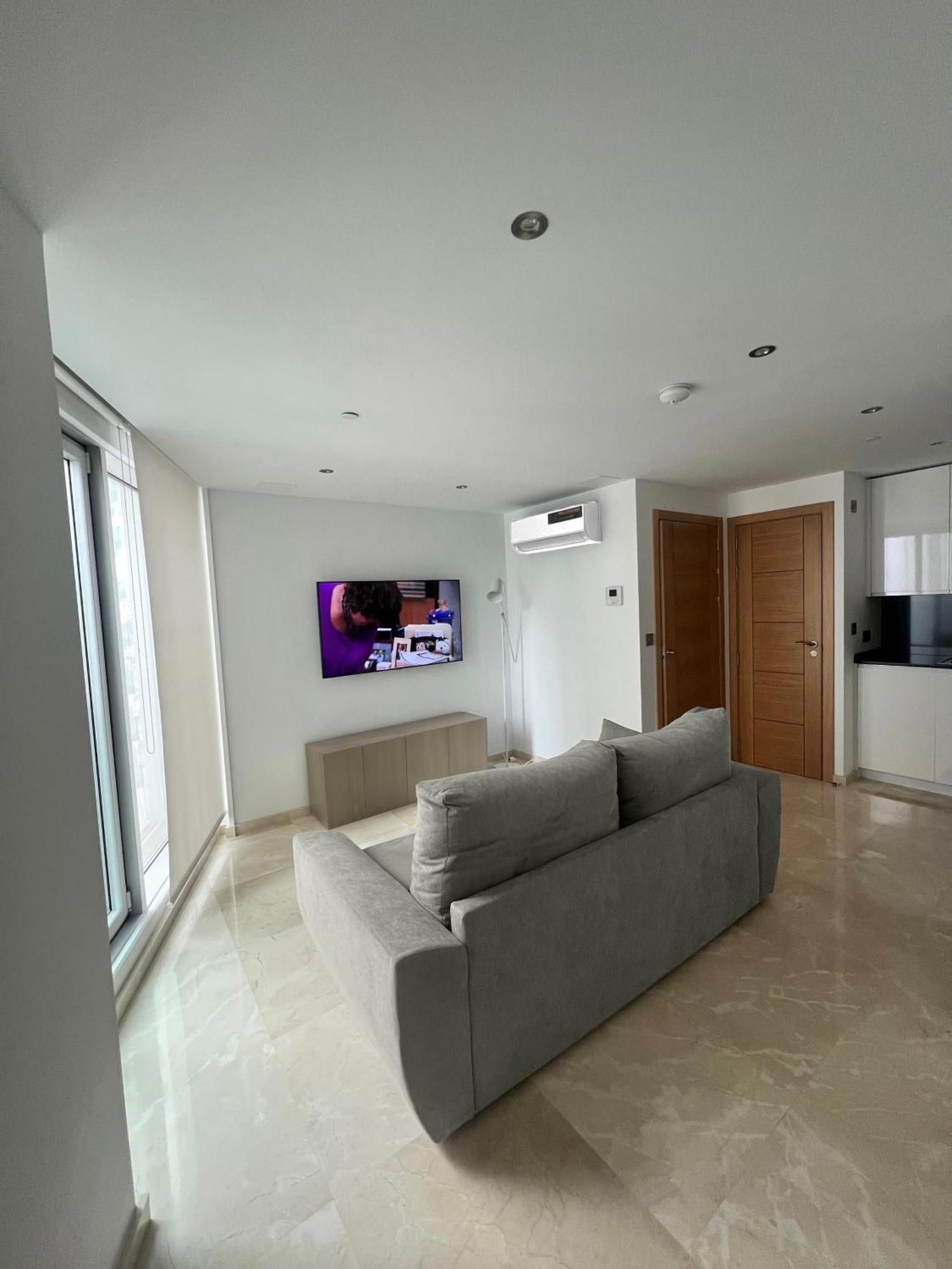 Modern Central 1 Bedroom Apartment With Rooftop Spa Gibilterra Esterno foto